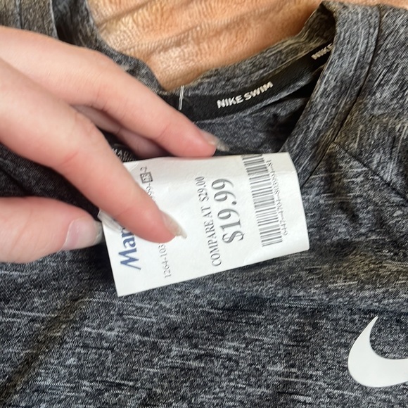 This is a small Nike Dri-fit active long sleeve shirt - Picture 3 of 4
